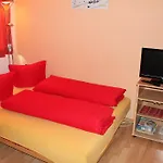 Kroessbacher ניוסטיפט אים סטובאיטל